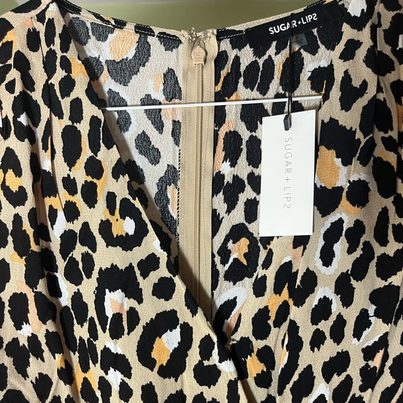 NWT! Beautiful cheetah print blouse - Picture 3 of 7
